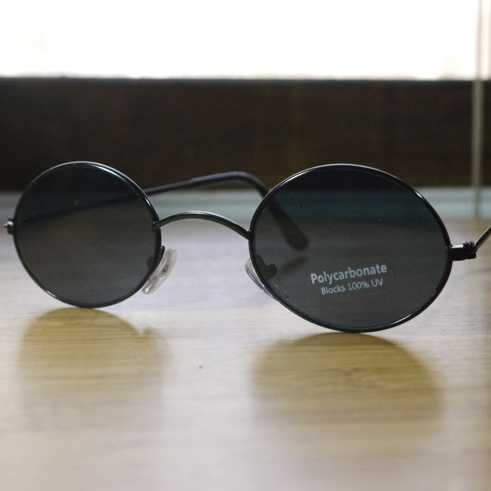 Compact Retro "John Lennon" Style Round Sunglasses